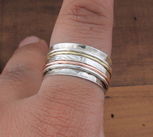 Anillo de Estilo Vintage con Incrustaciones, Plata 925 con Acabado Texturizado, Engaste de Bisel, Diseño Simple de Cruz, Anillo de Boda para Hombre de Plata y Latón para Fiesta - Product Image 3