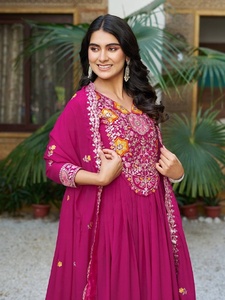 Hermoso diseño indio tradicional para mujer Rich Georgette bordado largo Anarkali Kurti emparejado con pantalones y conjunto Dupatta - Product Image 5