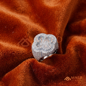 Bague trèfle à quatre feuilles finition or blanc argenté |   Médaille porte-bonheur fleur glacée |   Bague Statement Hip Hop avec Pierre Baguette - Product Image 2