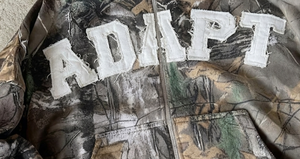 Sweat à capuche personnalisé brodé, effet vieilli, camouflage, hiver, épais, motif Real Tree, appliqué brodé, fermeture éclair - Product Image 4