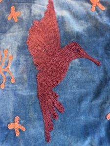 Blouson bomber brodé en coton bleu fait main |   Veste unisexe écologique respirante à motif floral pour l'automne et l'hiver |   Artisan Bohème - Product Image 3