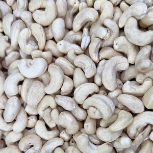 เม็ดมะม่วงหิมพานต์คุณภาพดีที่สุดจากเวียดนาม ออร์แกนิค เม็ดมะม่วงหิมพานต์เต็มเมล็ด W180 W210 W240 ซานติโก ขายส่งส่งออกทั่วเอเชีย ยุโรป และตะวันออกกลาง - Product Image 1