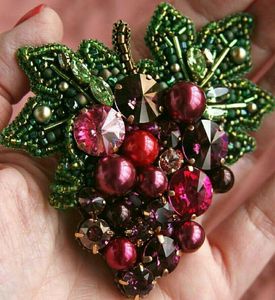 Vintage Style Embroidery Beaded Brooch Decorative Lapel Pin Handmade Fashion Accessory - Product Image 1