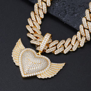 Collar con Colgante de Ala de Corazón Chapado en Oro de 18K para Hombre, con Microincrustaciones de Zirconia, Estilo Hiphop, Cadena de Aleación, Regalo de Joyería - Product Image 3