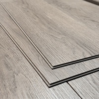 Maßgefertigter SPC-Bodenbelag Klick-Vinylboden Technischer Vinylplanken-Fliesenbelag SPC-Bodenbelag