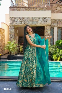 Magnifique ensemble de robes longues en soie gaufrée de style indien-pakistanais, séchage rapide, tenue ethnique moderne pour les fêtes et les occasions festives - Product Image 6