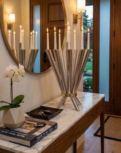 Candélabre LED en métal multi-bras fait main de luxe, finition argentée, écologique, pièce maîtresse décorative pour la maison, les mariages et les hôtels - Product Image 2