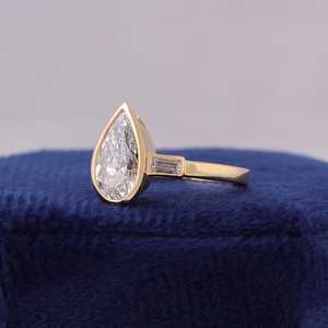 Classic 14K Rose Gold 2.00CT Pear Cut Lab Grown Diamond Three Stone <b>Ring</b> For Unisex Birthdays Wishes Gift For Mom <b>Dad</b> - Product Image 2