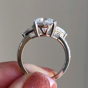 Anillo Iced Jewelz con corte de cojín de 4.20 quilates, oro amarillo de 14K, chapado en oro para ella, anillo de compromiso IGI, anillo de boda - Product Image 6
