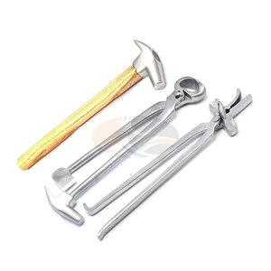 ชุดอุปกรณ์ดูแลกีบม้าระดับมืออาชีพ ชุดคีมตัดแต่งกีบม้าอเนกประสงค์ พร้อมเครื่องมือตอกตะปูและค้อน สำหรับช่างตัดแต่งกีบม้า ใช้งานได้ทนทาน แข็งแรง - Product Image 2