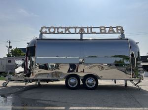 Remorque de vente mobile pour le transport de boissons, cocktails, et nourriture ; camion de restauration Airstream ; camion de bière et de nourriture - Product Image 3