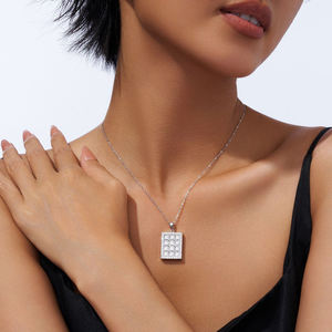 Collar con colgante geométrico plateado con pedrería de cristal, joyería clásica de moda para mujer - Product Image 1