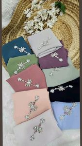 ผ้าคลุมศีรษะฮิญาบสีชมพูปักลายดอกไม้ประดับมุกทำมือสุดฮิต พร้อมรายละเอียดงานปักลูกปัด สำหรับงานแต่งงานมุสลิม ผ้าคลุมไหล่ดูปัตตา ผ้าคลุมศีรษะเจ้าสาว - Product Image 4