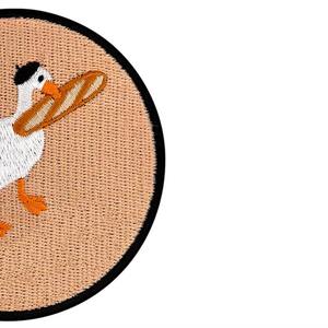 Écussons brodés à la main en chenille 3D personnalisés de haute qualité, faible MOQ, livraison directe d'usine, badges à coudre pour chapeaux 2026 - Product Image 4