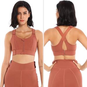 เสื้อชั้นในกีฬาแบบไร้โครงสำหรับผู้หญิง คอกลม ทรง Racerback รองรับกระชับ ระบายอากาศได้ดี ไซส์ใหญ่ มีโลโก้ด้านหน้า เหมาะสำหรับออกกำลังกาย ฟิตเนส เต้น วิ่ง - Product Image 2