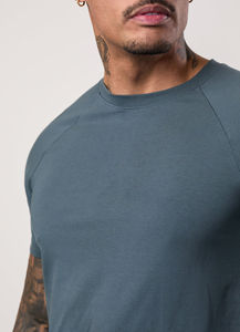 Camiseta Cómoda para Hombre 100% Algodón, Corte Regular, Logotipo Personalizado Serigrafiado, Tejido Grueso de 180g, Transpirable y Ecológico - Product Image 5