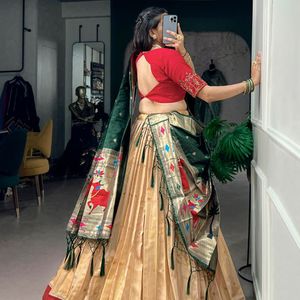 Lehenga semi-cousu en soie Kanchipuram avec broderie Zari, blouse Banglory et dupatta jacquard – Prix de gros par Royal Export - Product Image 3