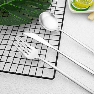 Ensemble de couverts modernes en acier inoxydable de haute qualité, durables et réutilisables, pour les fêtes, les dîners et la maison, à bas prix - Product Image 4
