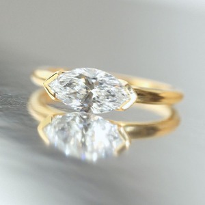 Anillo de Boda Minimalista con Diamante Solitario de Corte Marquesa de 1.70 CT, Plata 925 Chapada en Oro, Certificado GRA, Engaste de Tres Puntas - Product Image 4