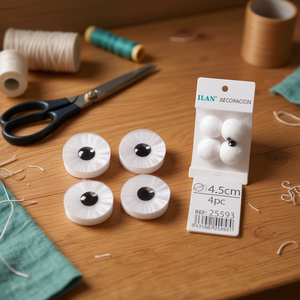 Occhi decorativi ILAN 4,5 cm bianchi, 4 pezzi per artigianato e cucito - Product Image 2