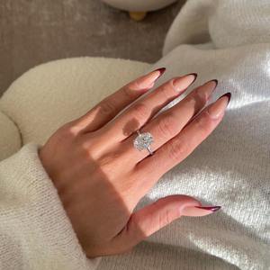 Bague solitaire en diamant ovale de 5 carats cultivé en laboratoire _ Couleur E, clarté VVS2, diamant ovale certifié IGI _ Bague de fiançailles en or 14 carats - Product Image 4