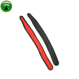 Chaîne Hobble équestre en néoprène rouge taille unique - Product Image 3