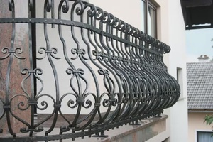 Rampe de balcon moderne en fer forgé avec design résistant à la rouille, installation facile pour villas et espaces extérieurs - Product Image 6