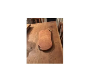 Plateau de service en bois fait main avec poignées métalliques, finition naturelle, non traité, pour contact alimentaire, usage résidentiel - Product Image 1
