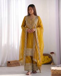 Conjunto de seda Fandy con bordado de diseñador, lentejuelas y ribete de encaje, top con pantalón y dupatta, completamente cosido y listo para usar. - Product Image 3