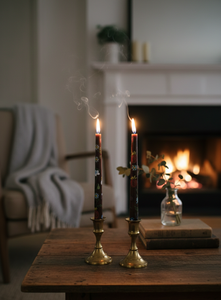 Juego de Velas Cónicas de Cera de Soja Pintadas a Mano con Aroma a Bayas de Prado de Medianoche (Juego de 2) para Decoración del Hogar, Navidad y Ocasiones Especiales - Product Image 2