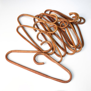 Cintres en bois de qualité supérieure, accessoire de chambre d'enfant très bien coté, cintre en rotin de qualité supérieure - Product Image 4