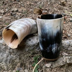 Corne à boire Viking gravée et polie, en corne de buffle naturelle, faite à la main, avec logo personnalisé, style médiéval, taille moyenne - Product Image 2