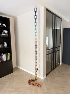 Colección Artesanal: Escultura de Resina Artística con Cadena, Forma Irregular, Multicolor, Decoración para el Hogar, Impermeable, Modelada a Mano, Arte Moderno - Product Image 3