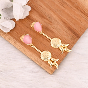 Boucles d'oreilles élégantes en laiton plaqué or avec pierre précieuse œil de chat rose sertie, bijoux de mode pour femmes - Product Image 3
