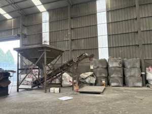 Scories <span class=keywords><strong>de</strong></span> cuivre <span class=keywords><strong>de</strong></span> qualité <span class=keywords><strong>fonderie</strong></span> - <span class=keywords><strong>Sable</strong></span> <span class=keywords><strong>de</strong></span> moulage et agrégat <span class=keywords><strong>de</strong></span> coulée hautement réfractaire, minéral à faible expansion - Granulat <span class=keywords><strong>de</strong></span> cuivre <span class=keywords><strong>de</strong></span> qualité supérieure - Product Image 5