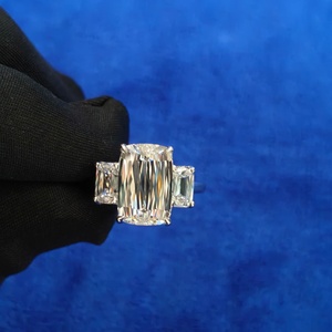 Anillo de compromiso y boda de 3 piedras con diamante cultivado en laboratorio de 6.50 CT, corte Ashoka, VVS, certificado IGI, chapado en oro de 14 quilates y plata, engaste de garras. - Product Image 1