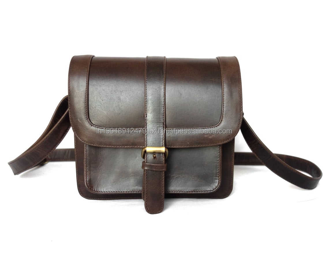 สีน้ำตาลเข้ม