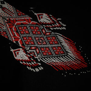 Collier de perles de verre à la mode avec des couleurs vives et une construction durable pour les amateurs de mode qui adorent la qualité et les pièces uniques - Product Image 3