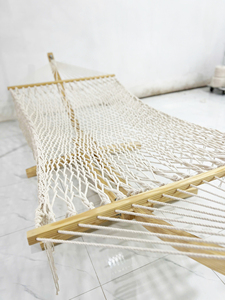 เก้าอี้แขวนทำมือจากผ้าฝ้ายและโพลีเอสเตอร์ JNC Macrame สไตล์มินิมอล สีขาว สำหรับใช้งานกลางแจ้ง ทนทาน เป็นมิตรกับสิ่งแวดล้อม เหมาะสำหรับวิลล่า โรงแรม ระเบียงพักผ่อน - Product Image 5