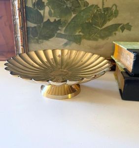 Cuenco Clásico de Latón para Mesa de Comedor de Lujo: Adorno Decorativo y Solución Práctica para Servir - Product Image 4