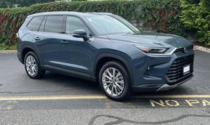 Toyota Grand Highlander 2025 d'occasion en excellent état - Product Image 2