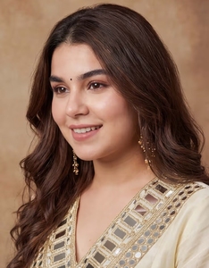 Kurta Sharara Dupatta Festiva KV Cream Mirror Work - Product Image 6