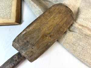 Planche à découper longue en bois massif de qualité supérieure, style vintage 2026, pour décoration de cuisine rustique, planche de style pagaie pour la maison et les cafés - Product Image 3