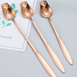 Magnifique ensemble de couverts décoratifs conçu pour les dîners de luxe et les tables de célébration élégantes - Product Image 1