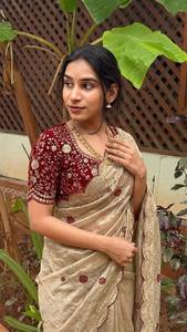 Sari indien traditionnel de créateur, broderie et sequins, pour femme, idéal pour mariage et fêtes, avec chemisier cousu, matériaux recyclés, tout inclus. - Product Image 3