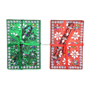 Diario tradicional indio hecho a mano con cuentas de lac y brillo verde, y bolígrafo a juego, set de regalo decorativo, cuaderno de diario. - Product Image 2