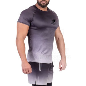 Camisetas deportivas personalizadas para hombre, fabricadas con tela de poliéster y spandex para gimnasio, entrenamiento, correr y hacer ejercicio. - Product Image 2
