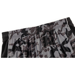 Shorts de basket-ball fonctionnels et élégants pour hommes, parfaits pour les athlètes et les créateurs de tendances - Product Image 5