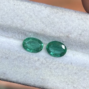 Piedra Preciosa de Esmeralda Zambiana Natural de 1.50 Quilates, Corte Ovalado Verde Intenso, Facetada, Suelta, para Joyería - Product Image 2