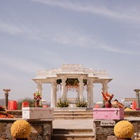 Mandap à thème indien élégant pour mariages en destination – Nouveauté moderne et simple en fibre pour mariages en extérieur